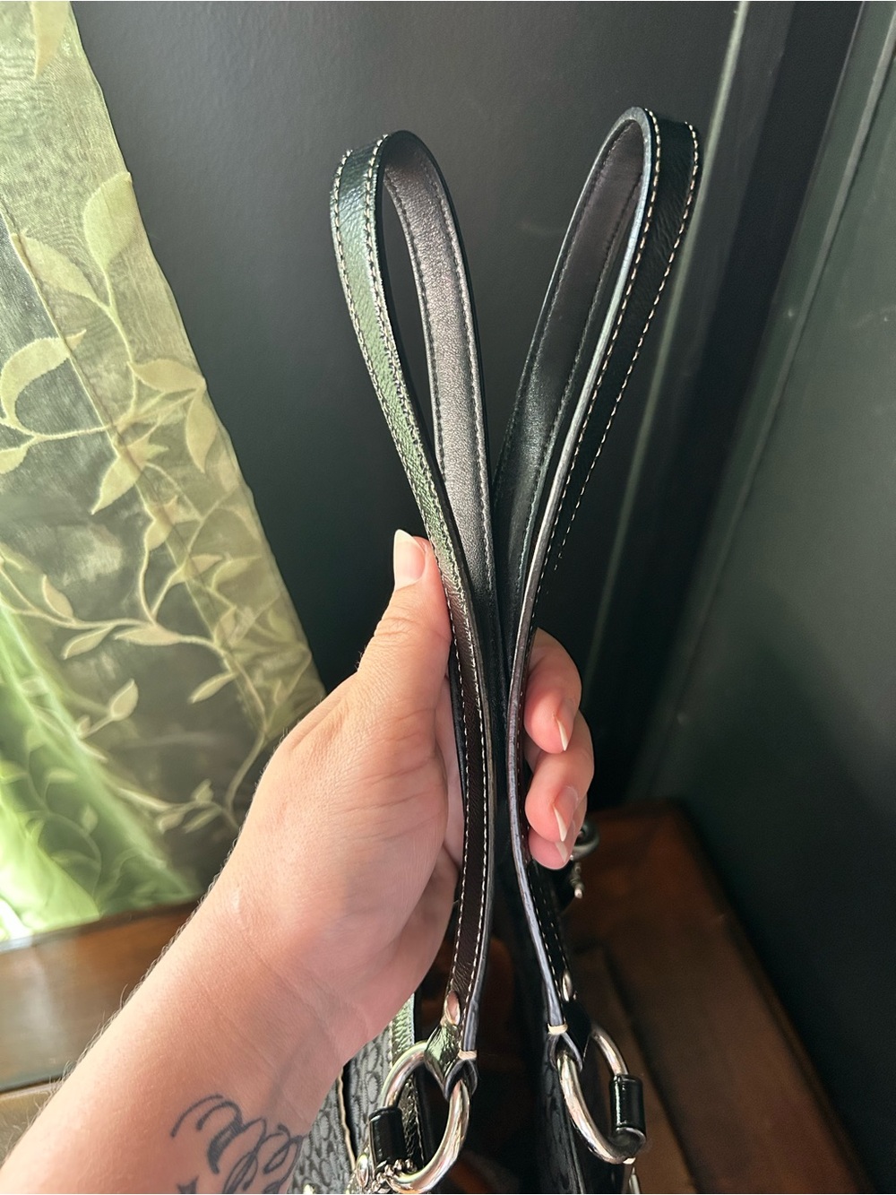 COACH Gallery Tote Signature Black
Jacquard Patent Leather D0849-F12344 - Picture 4 of 17